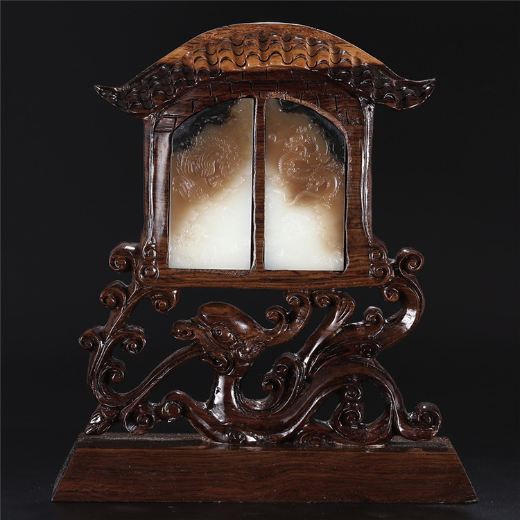 和田玉龍鳳呈現(xiàn)玉牌子，天然糖白玉蘇工擺件