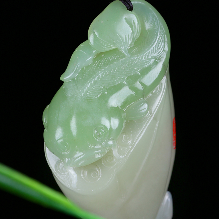 和田翠青玉山料魚掛墜，玉墜蓮蓬玉石項鏈