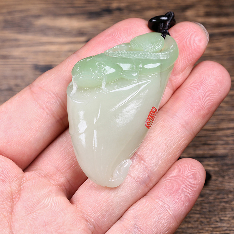 和田翠青玉山料魚(yú)掛墜，玉墜蓮蓬玉石項(xiàng)鏈