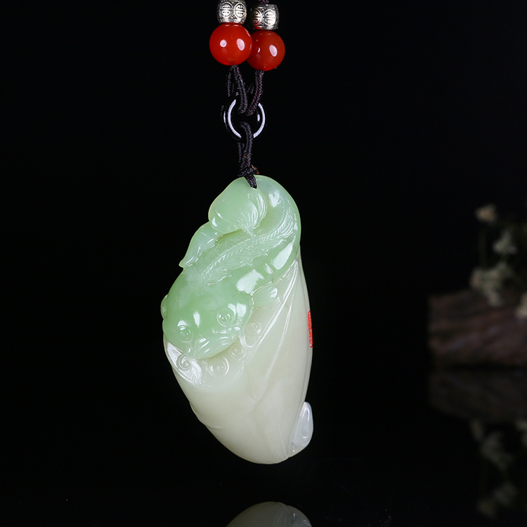 和田翠青玉山料魚掛墜，玉墜蓮蓬玉石項鏈