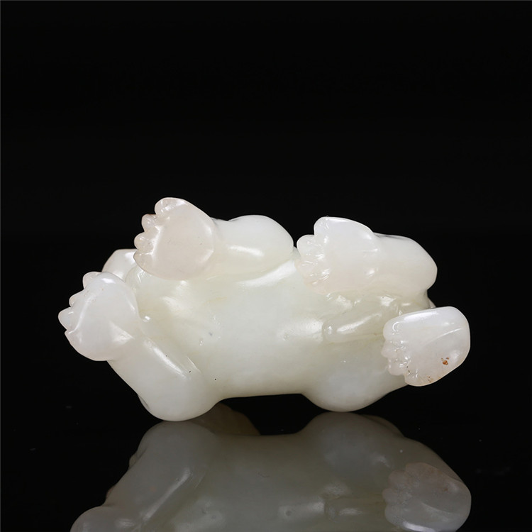 天然籽料真皮獅子手玩件，百獸之王白玉擺件