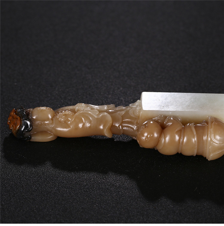 童子拜觀音白玉印章，立體圓雕和田玉手把件