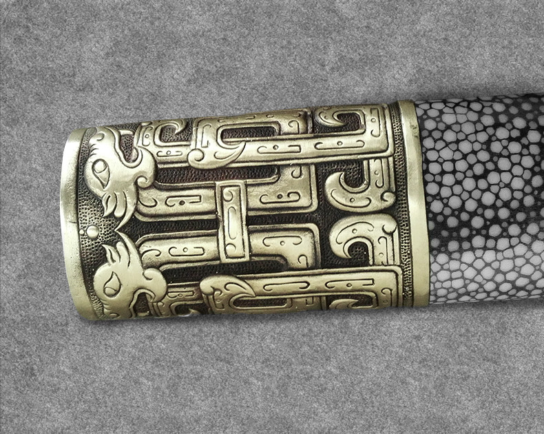 龍紋環(huán)首劍漢劍，漢代軍隊(duì)常用佩刀