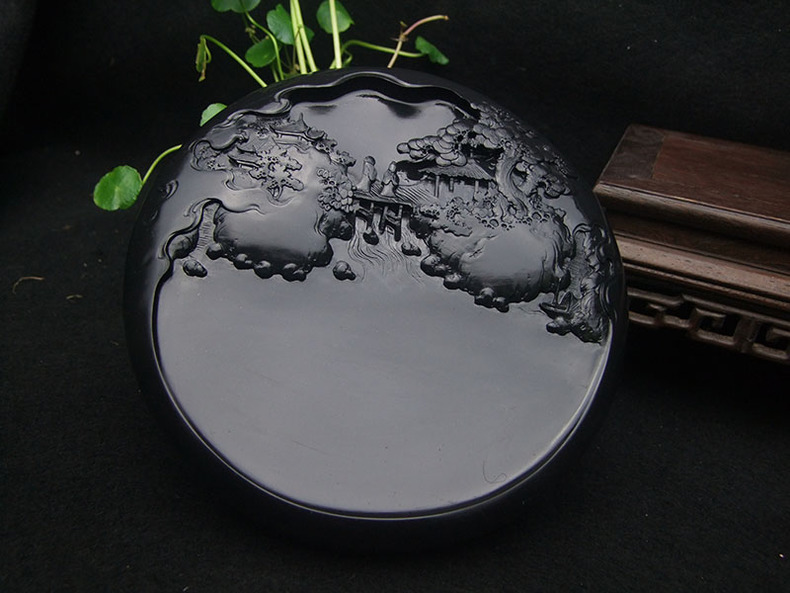 歙硯雕刻精致山水硯臺(tái)，精品老坑龍尾硯