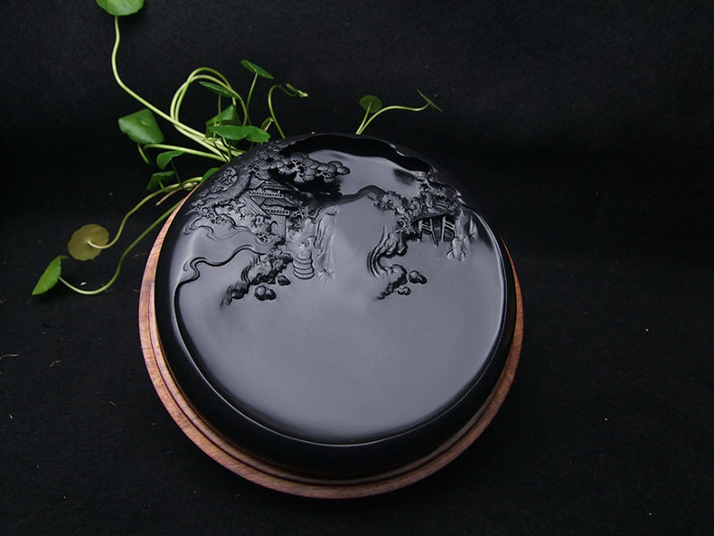 歙硯雕刻精致山水硯臺(tái)，精品老坑龍尾硯