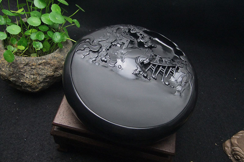 歙硯雕刻精致山水硯臺(tái)，精品老坑龍尾硯