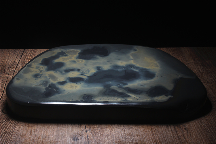 松山雅居歙硯手工精品，老坑金暈原石籽料