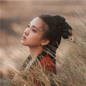 紅衣冷艷古風(fēng)女子真人頭像，女生古風(fēng)qq頭像