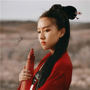 紅衣冷艷古風(fēng)女子真人頭像，女生古風(fēng)qq頭像