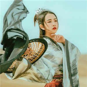 大漠孤煙古風(fēng)女子真人頭像，唯美女生qq頭像