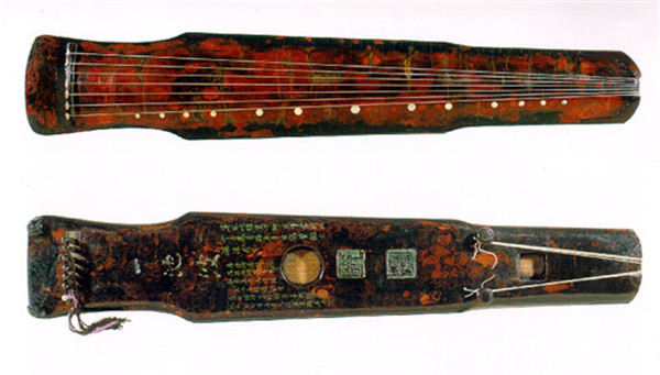 中國(guó)傳統(tǒng)古典優(yōu)美樂器古琴