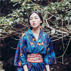 林間溪水靈氣女子頭像，唯美古風頭像真人