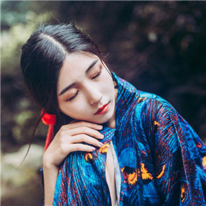 林間溪水靈氣女子頭像，唯美古風頭像真人