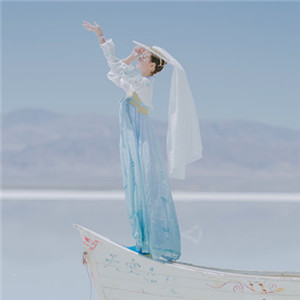 冰靈純凈藍(lán)衣漢服女子頭像，可愛(ài)女生古風(fēng)真人