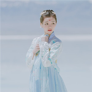 冰靈純凈藍(lán)衣漢服女子頭像，可愛(ài)女生古風(fēng)真人