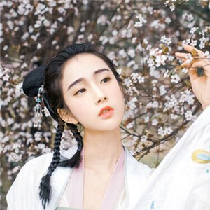 櫻花樹下古風(fēng)女子頭像，真人古風(fēng)頭像大全