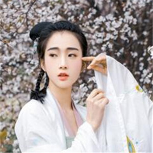 櫻花樹下古風(fēng)女子頭像，真人古風(fēng)頭像大全
