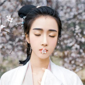 櫻花樹下古風(fēng)女子頭像，真人古風(fēng)頭像大全