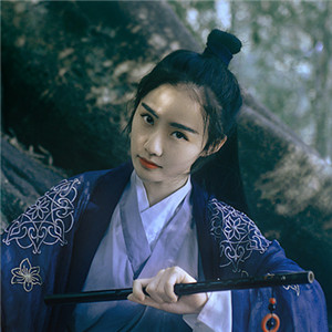 瀟灑肆意古風(fēng)飲酒女子頭像，好看的真人頭像