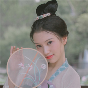 荷塘院內(nèi)美人醉古風(fēng)頭像，女生唯美意境頭像