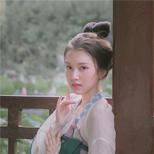 荷塘院內(nèi)美人醉古風(fēng)頭像，女生唯美意境頭像