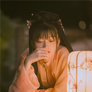 夜色杏粉小依獨(dú)醉酒古風(fēng)頭像，女生古風(fēng)頭像