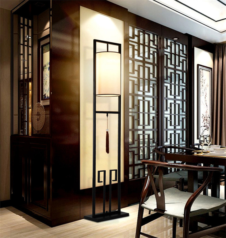 現(xiàn)代仿古鐵藝落地?zé)?，古典新中式立式燈? src="/wenxue/d/file/bigpic/190404/04/14-1FRF95942-51.jpg" / data-zyfR="SG6xNV"><img alt=