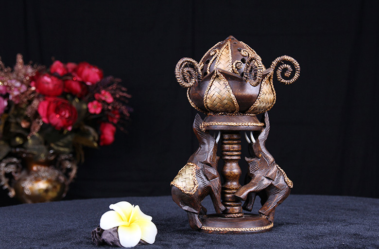 泰國木雕民族風(fēng)招財(cái)大象熏香爐