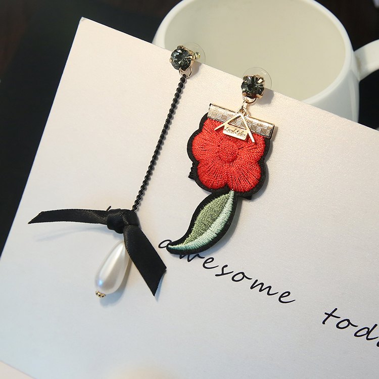 家佳樂文學時尚刺繡耳環(huán)不對稱耳釘長款珍珠吊墜