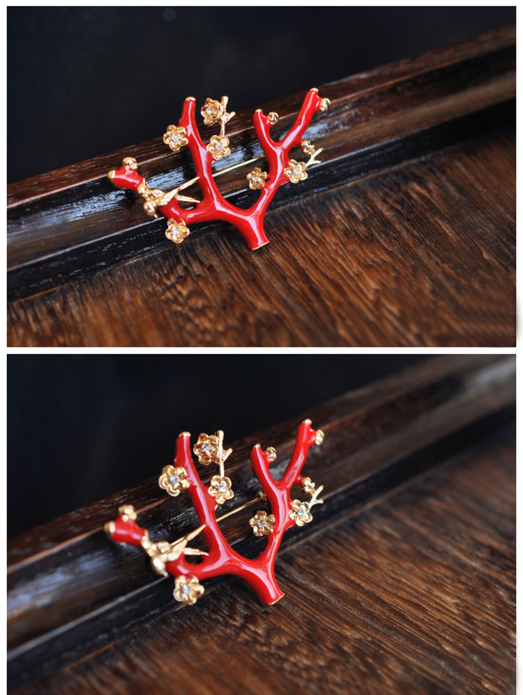 家佳樂文學(xué)文藝復(fù)古紅釉梅花樹枝棲小鳥雅致胸針