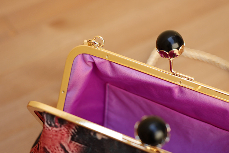 家佳樂文學(xué)復(fù)古水墨荷花斜挎旗袍手工包