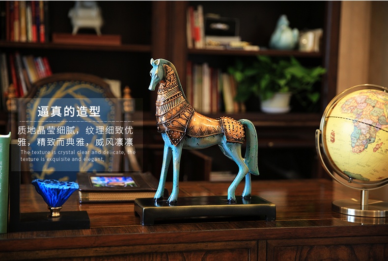 威風(fēng)凜凜，鎧甲鐵騎馬型鐵藝工藝品