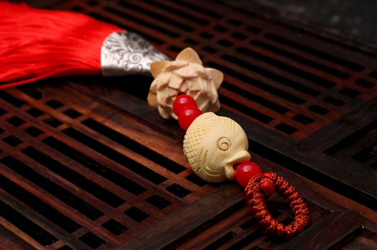 家佳樂文學(xué)流蘇木雕，年年有余細(xì)膩木雕