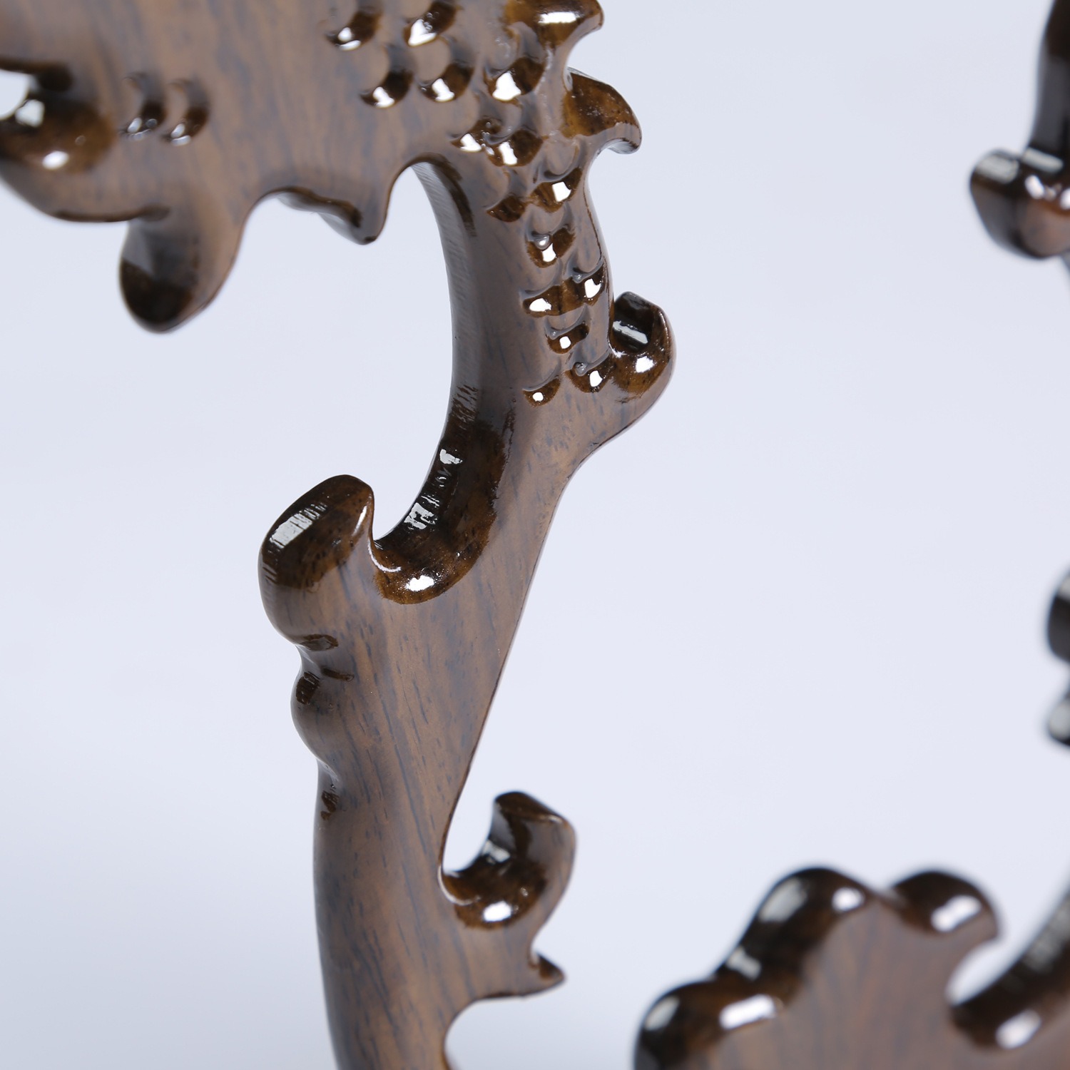 龍頭玉架木雕，細膩精致木雕