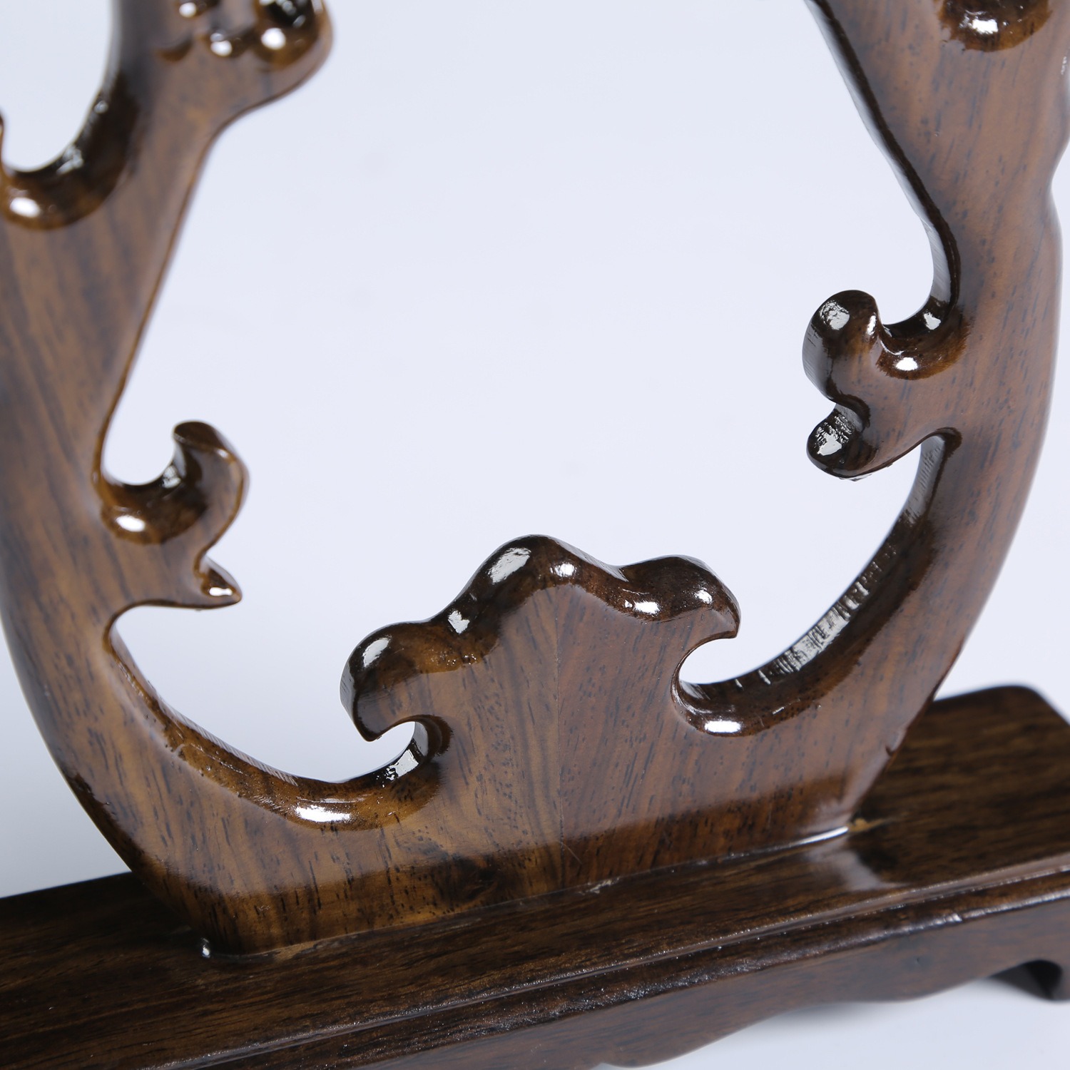 龍頭玉架木雕，細膩精致木雕