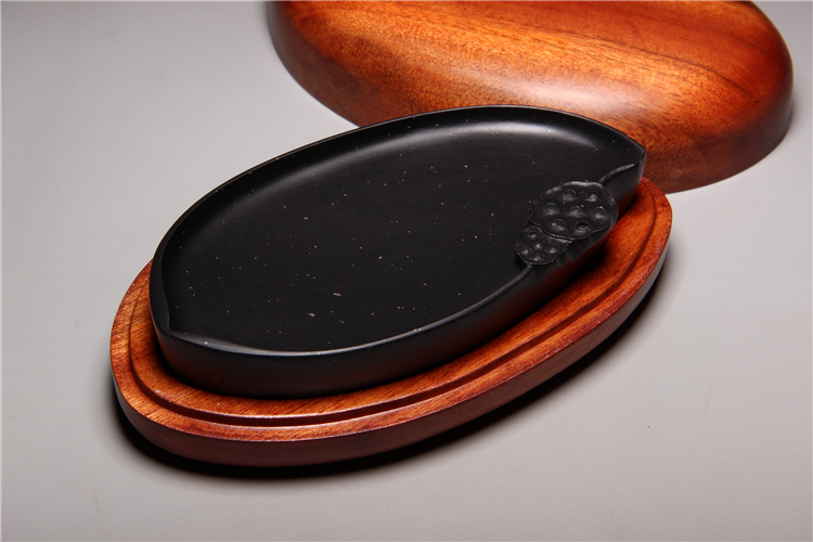 歙硯樸實(shí)硯臺(tái)，滑不拒筆中國硯臺(tái)