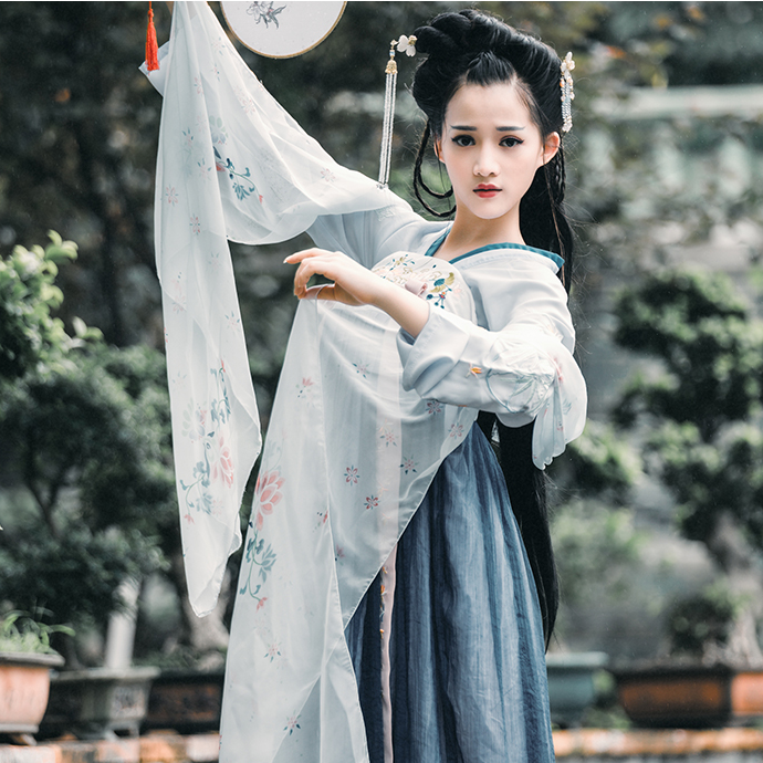 素雅繡花漢服，仙氣十足齊胸襦裙