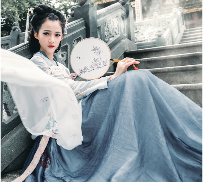 素雅繡花漢服，仙氣十足齊胸襦裙