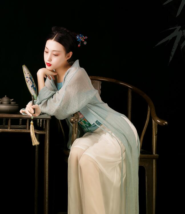 簡潔中式麻紗漢服，開衫披風(fēng)褙子漢服圖片