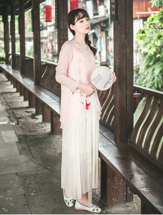 改良版復(fù)古家佳樂文學(xué)的漢服，簡(jiǎn)約粉荷色漢服圖片