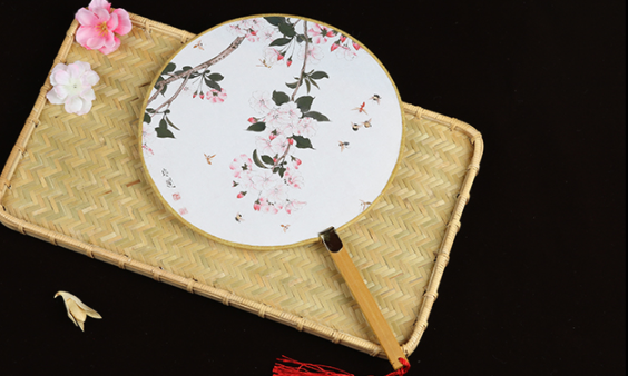 六款圖案女式團(tuán)扇，古風(fēng)工藝漢服古典扇子圖片