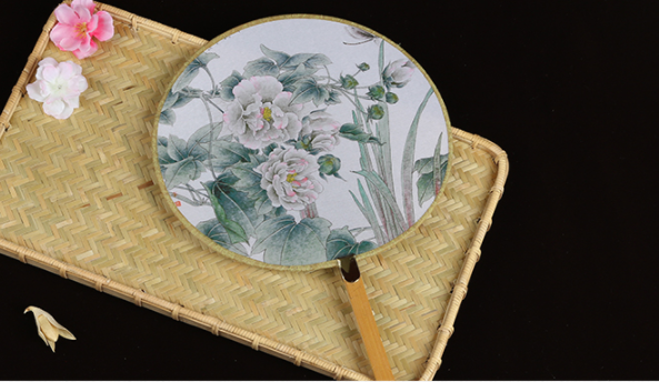 六款圖案女式團(tuán)扇，古風(fēng)工藝漢服古典扇子圖片