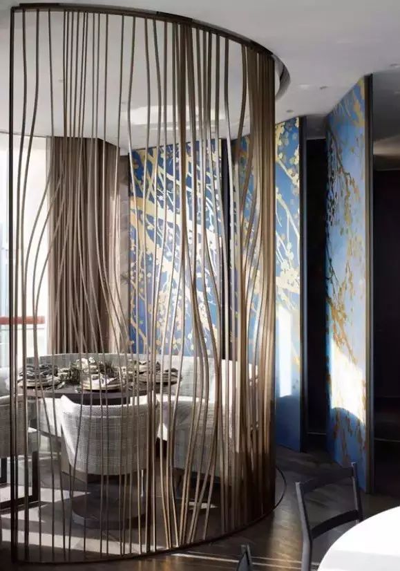 薄薄的屏風(fēng)，隔而不離典雅大方