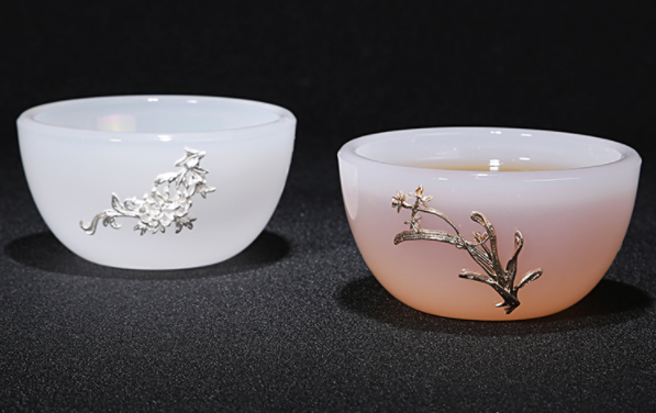 白瓷白玉茶杯，鑲銀功夫茶具