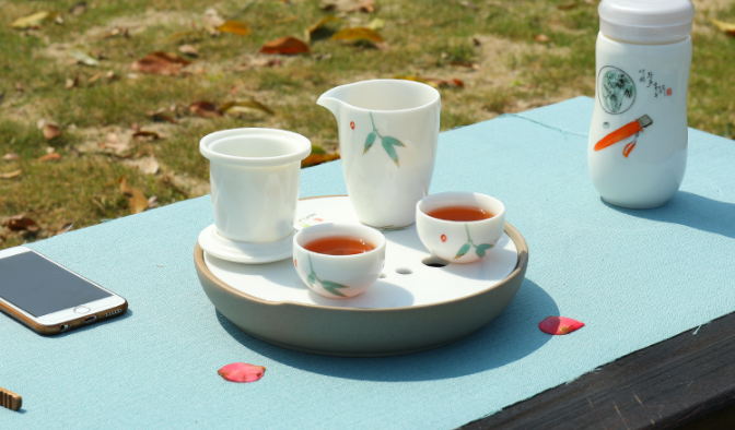 凝脂玉瓷簡(jiǎn)約茶具，一壺兩杯功夫茶具