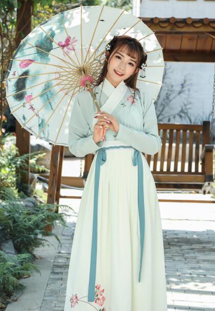 原創(chuàng)漢服清新仙女古裝，荷花刺繡齊胸襦裙