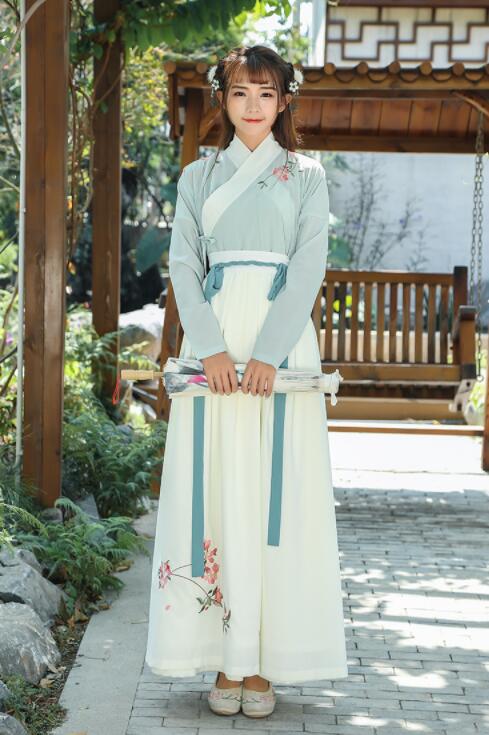 原創(chuàng)漢服清新仙女古裝，荷花刺繡齊胸襦裙