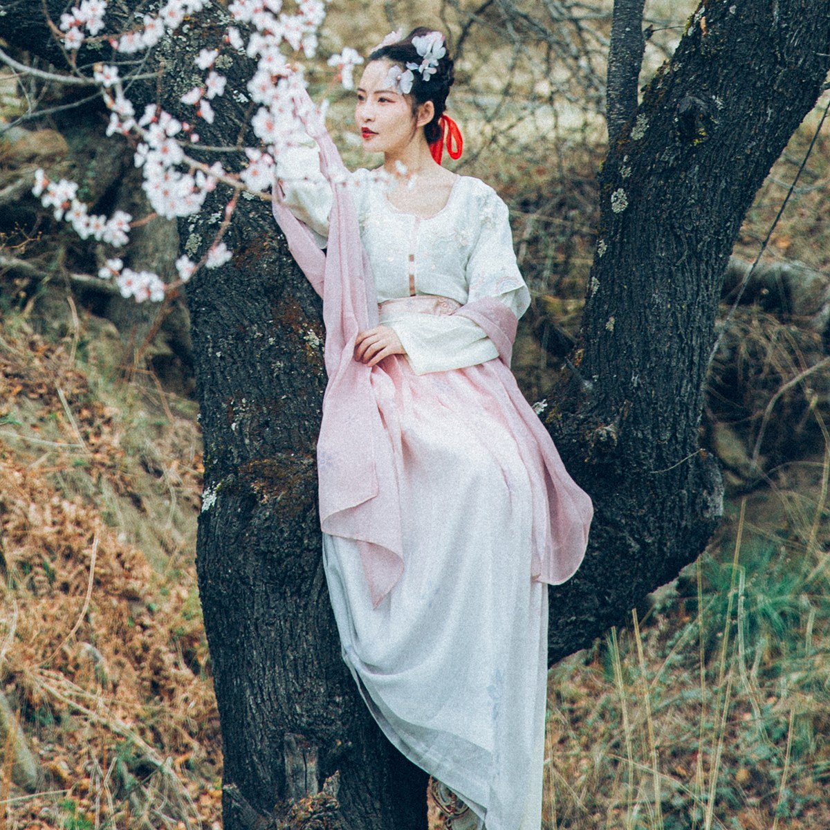 三款魏晉風(fēng)優(yōu)雅漢服，配上清新脫俗的你