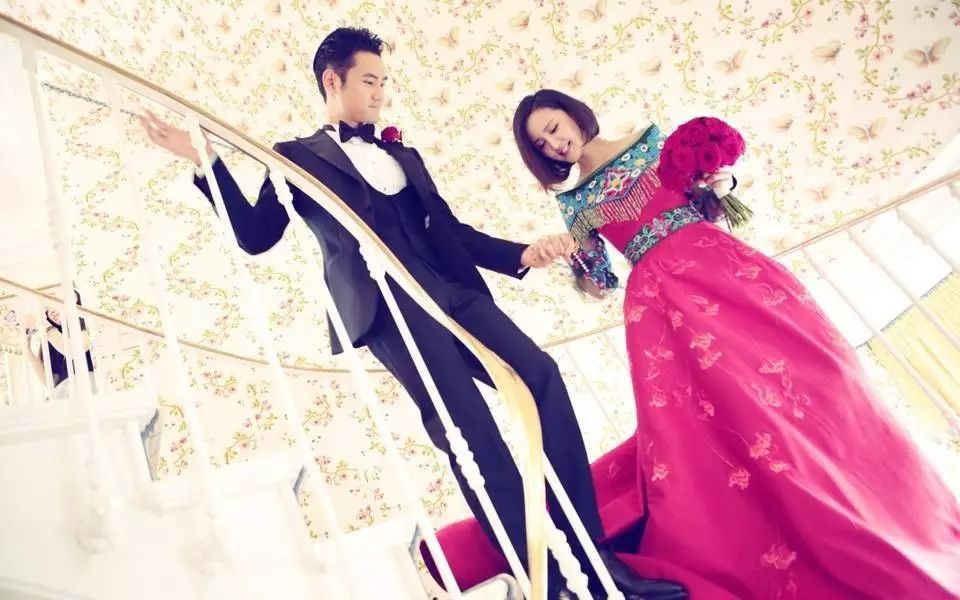 中式婚禮，走心的明星禮服