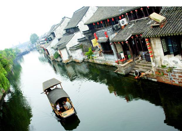 踏青尋色，春風(fēng)十里不如你